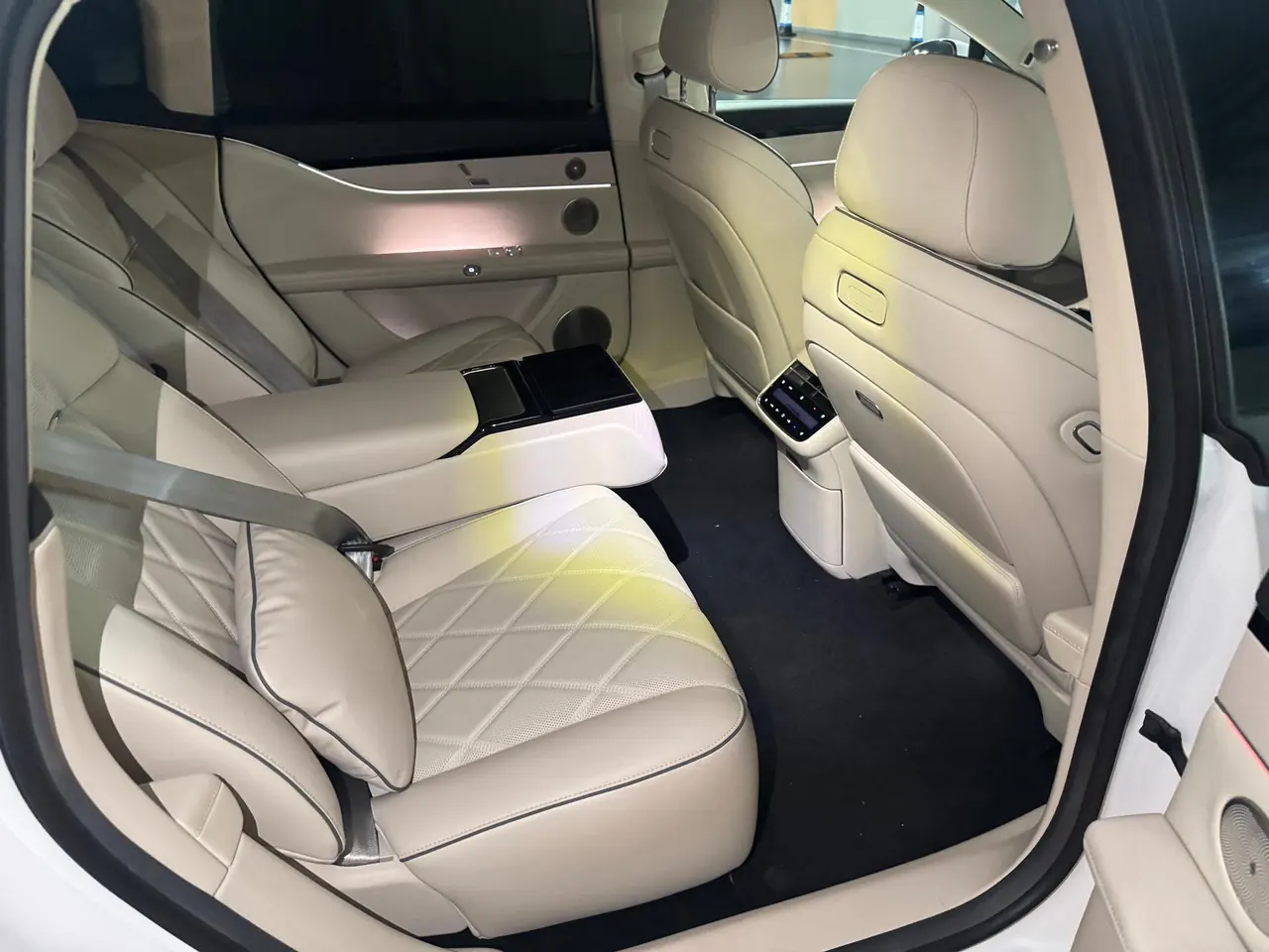 Luxeed 2024 S9 Ultra 4-wheel drive flagship automatic gear 7
