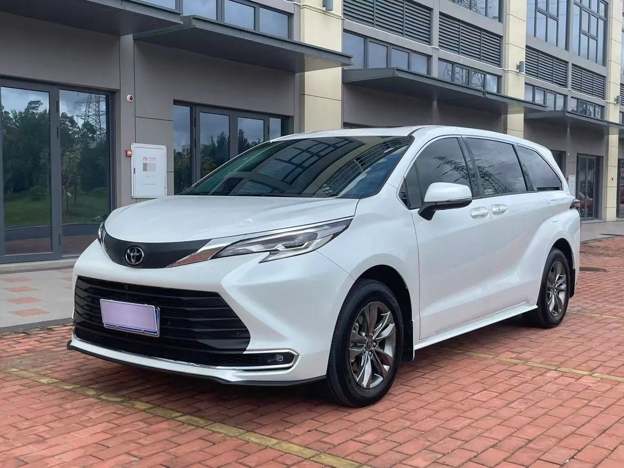 打开图片灯箱:Toyota 2026 Sana 2.5 Stepless Two-Drive Comfort Edition Automatic Transmission