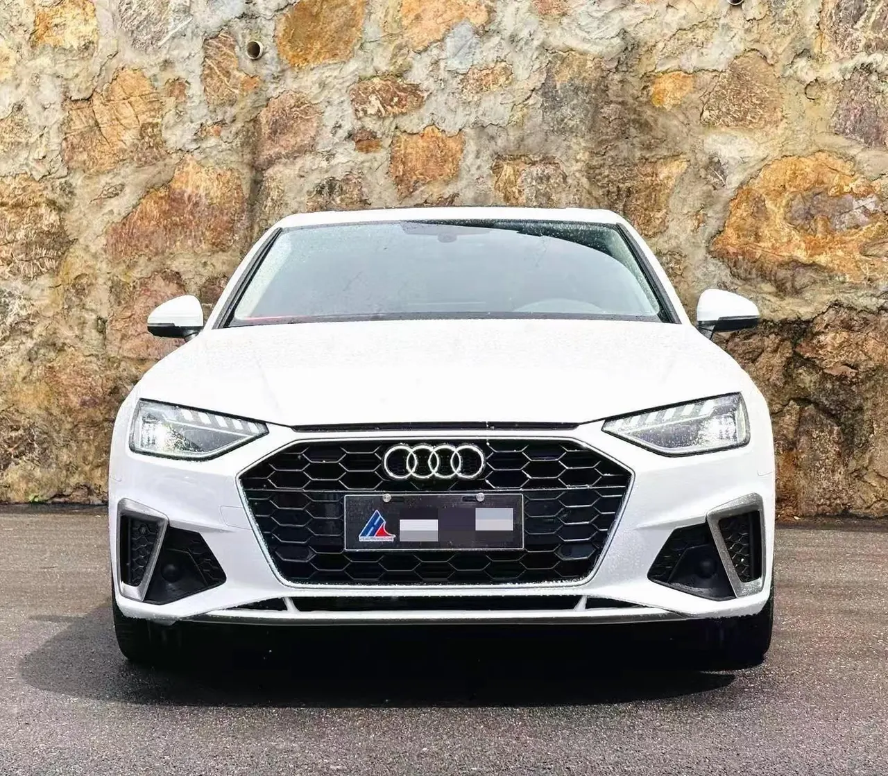 Audi 2020 A4L 2.0TFSI 40TFSI Fashion Dynamic Automatic 2