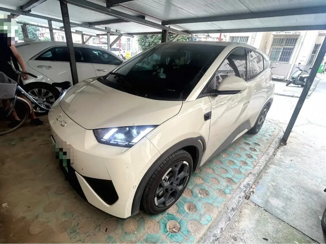 打开图片灯箱:BYD 2025 Seagull Smart Driving Edition 405km Flying Edition Automatic Gear