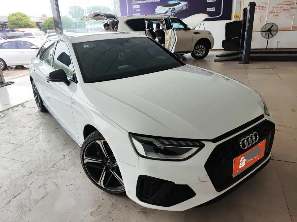 Audi 2024 A4L 2.0TFSI 40TFSI Deluxe Dynamic Automatic 3