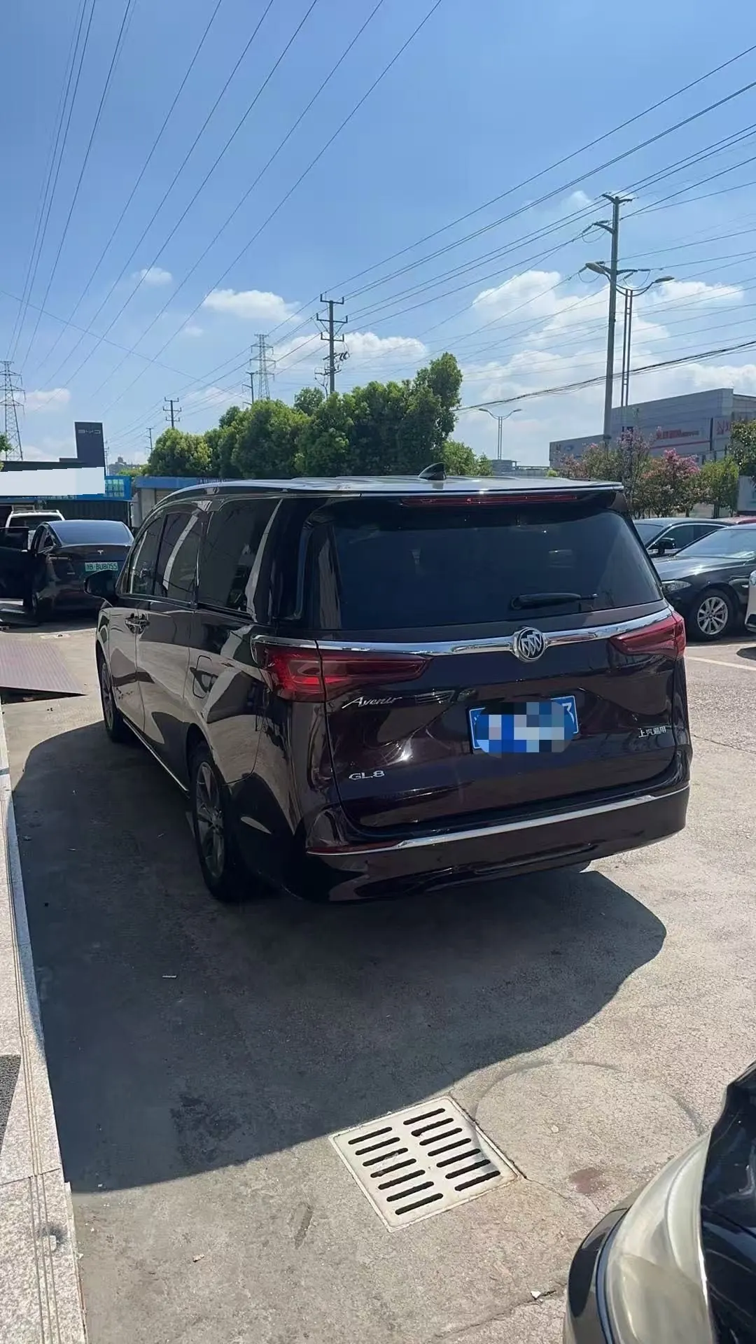 Buick 2022 GL8 Avenir 48V 2.0T Six-seat Hyun Edition Automatic Gear 3