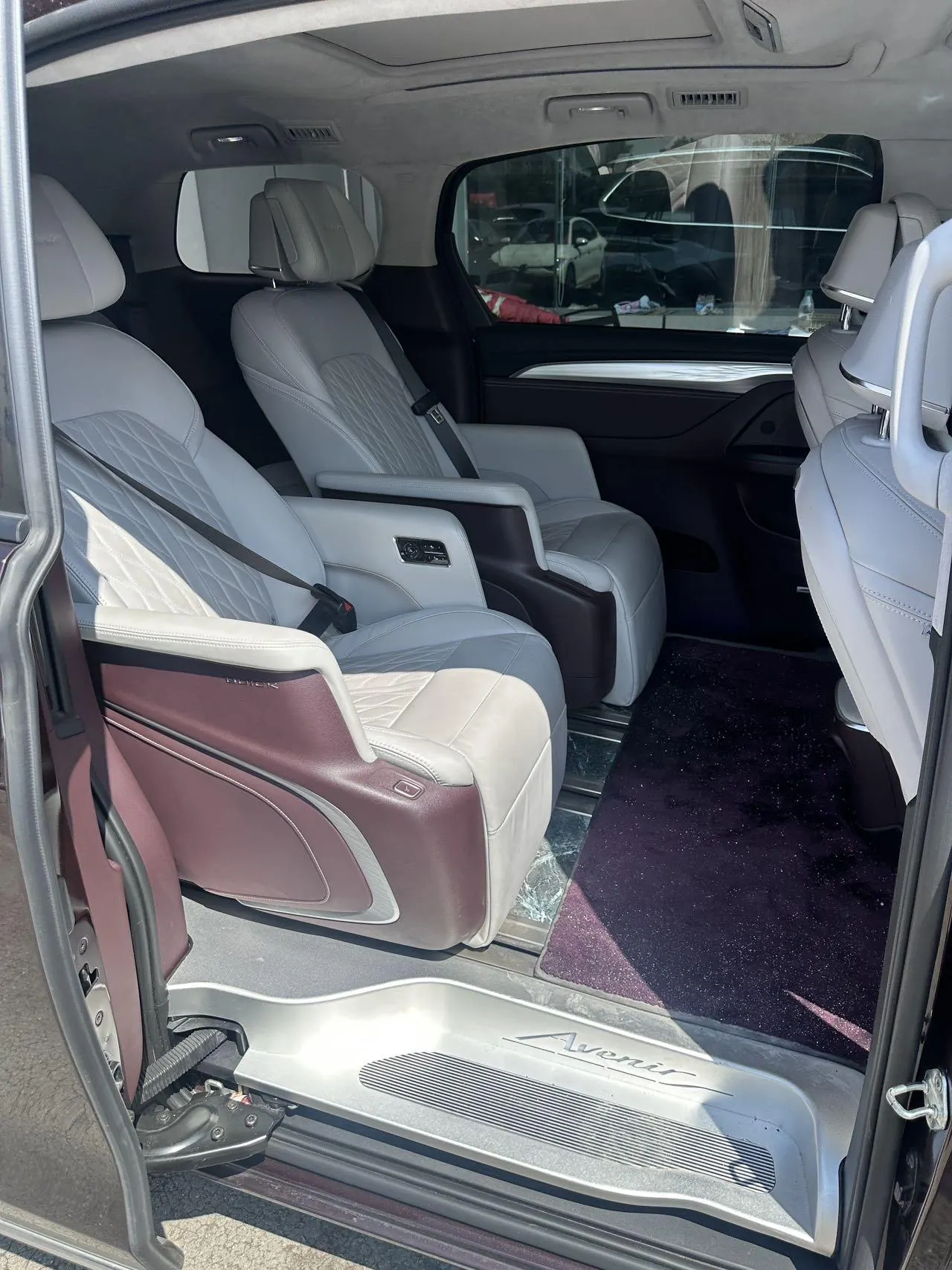 Buick 2022 GL8 Avenir 48V 2.0T Six-seat Hyun Edition Automatic Gear 5