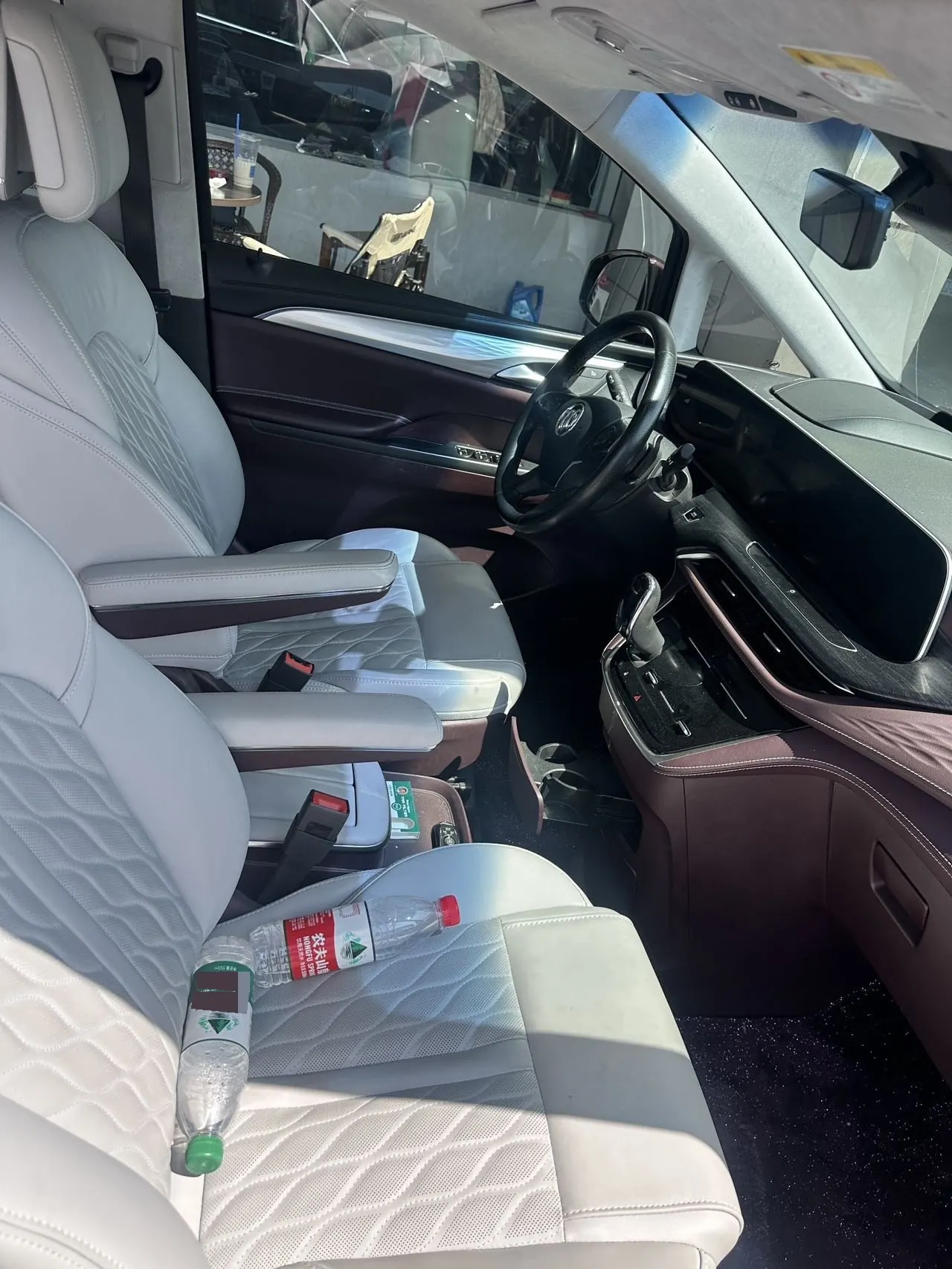 Buick 2022 GL8 Avenir 48V 2.0T Six-seat Hyun Edition Automatic Gear 8