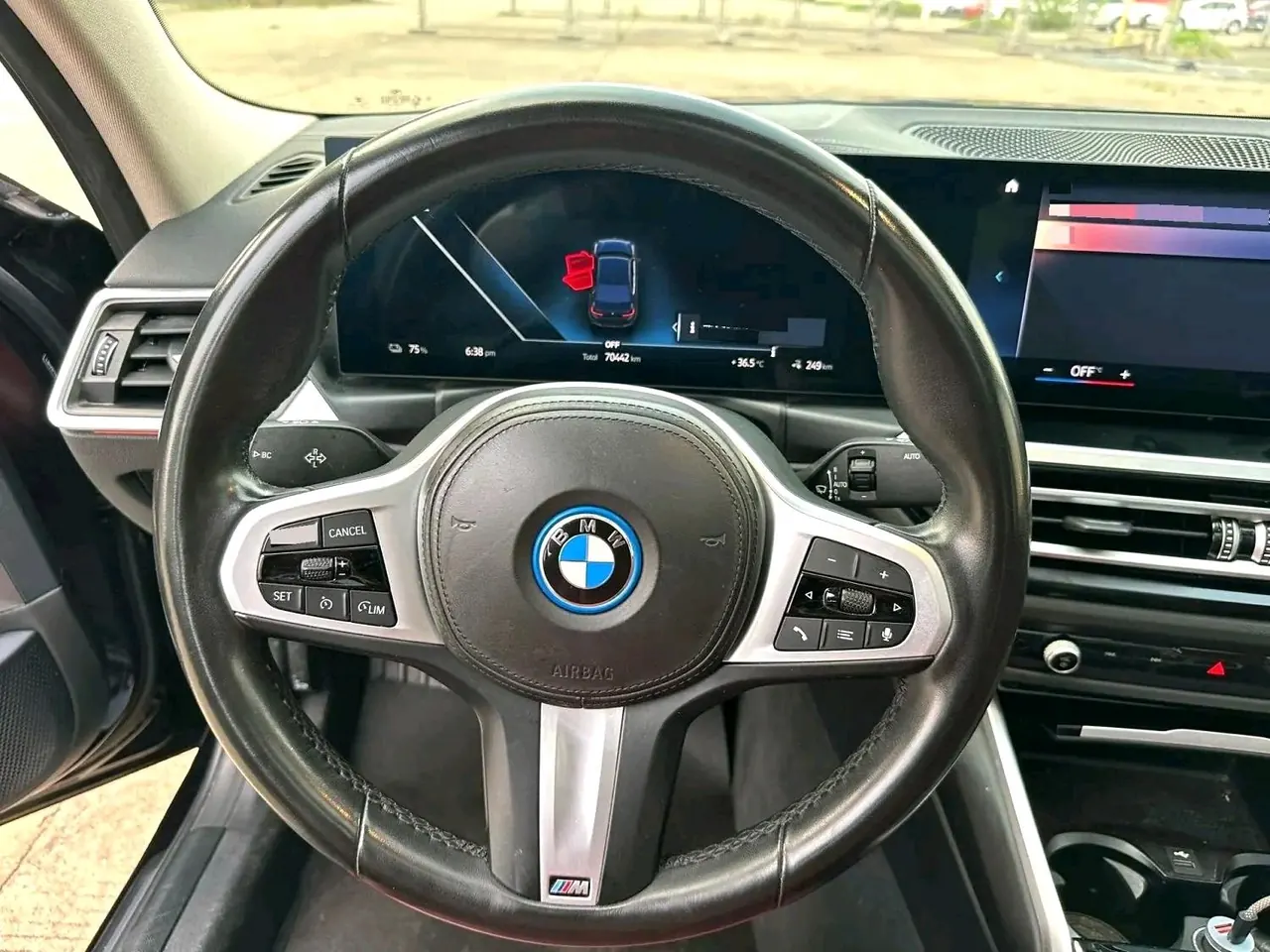 BMW 2022 i3 eDrive 35L automatic gear 4