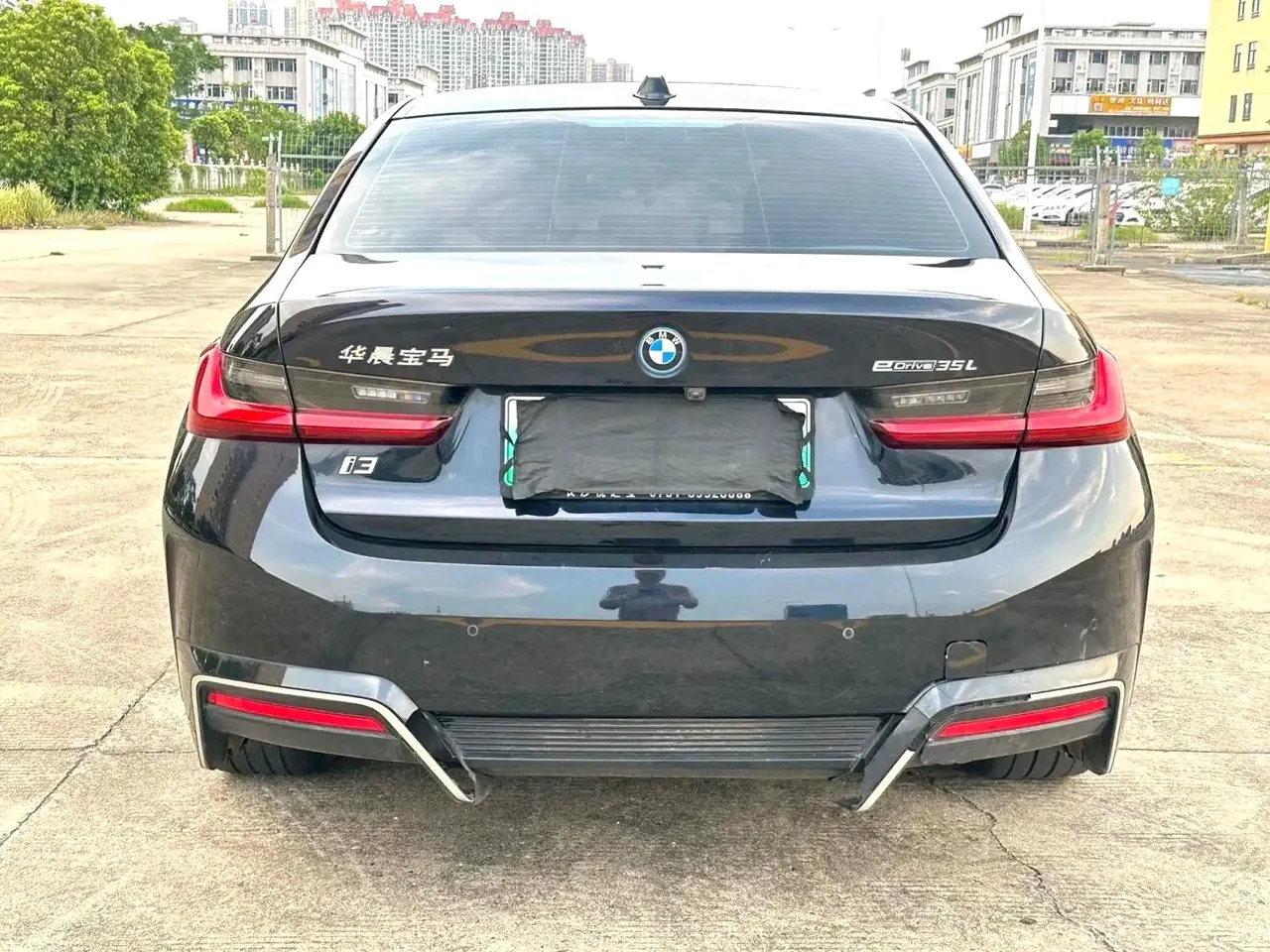 BMW 2022 i3 eDrive 35L automatic gear 8