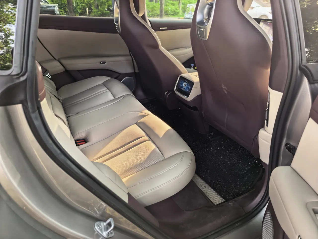 MI 2025 YU7 Long Endurance Rear Drive Automatic Gear 8