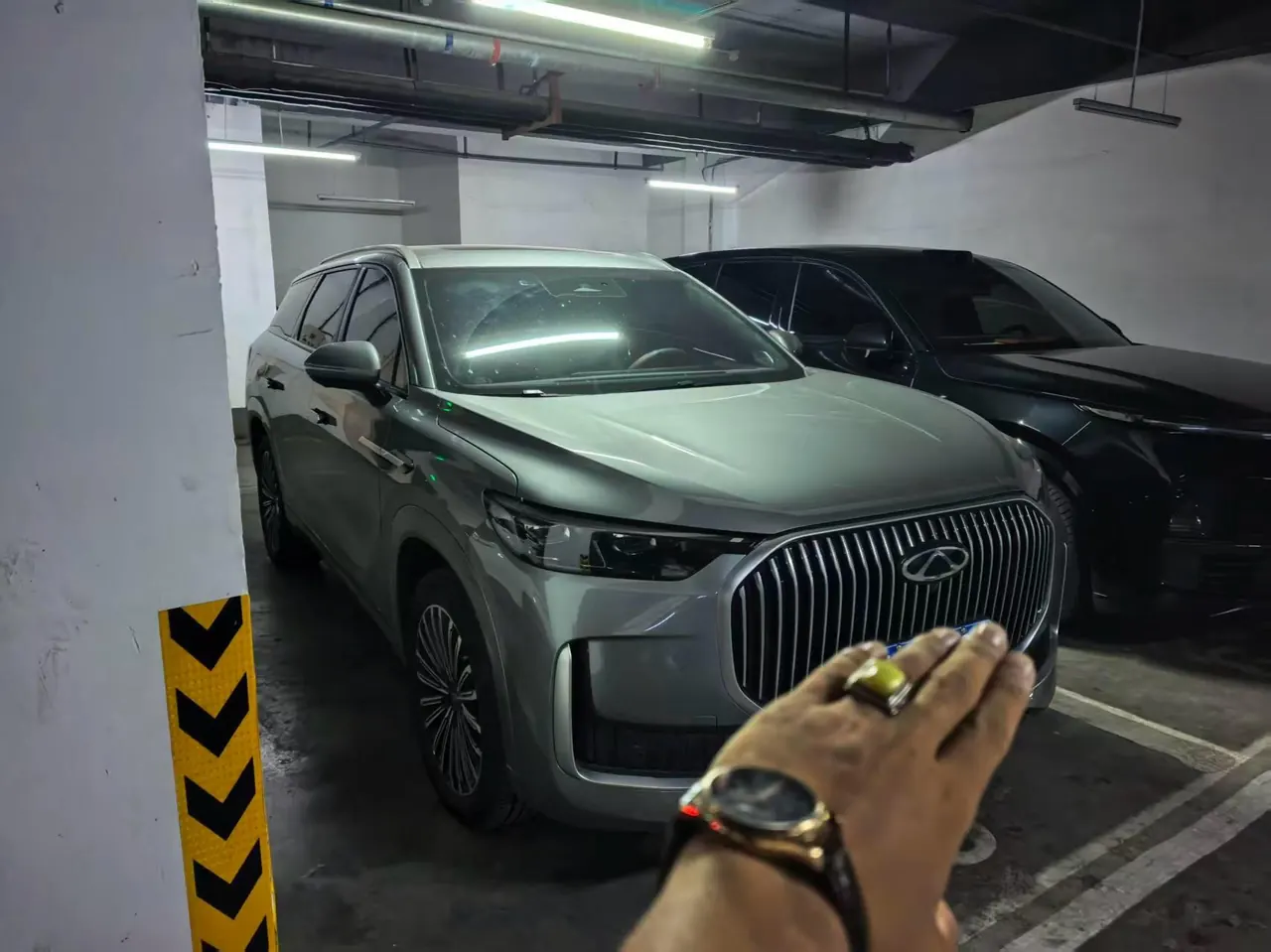 Chery 2025 Ruihu 9 2.0T Two-Drive Premium Edition 7-seat Automatic Gear 3