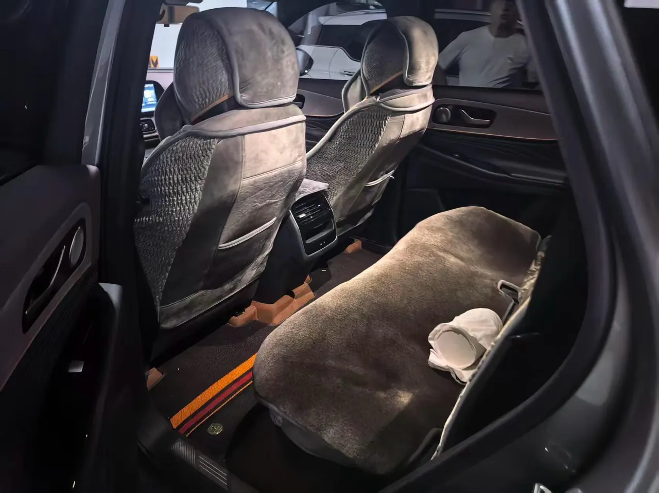 Chery 2025 Ruihu 9 2.0T Two-Drive Premium Edition 7-seat Automatic Gear 8