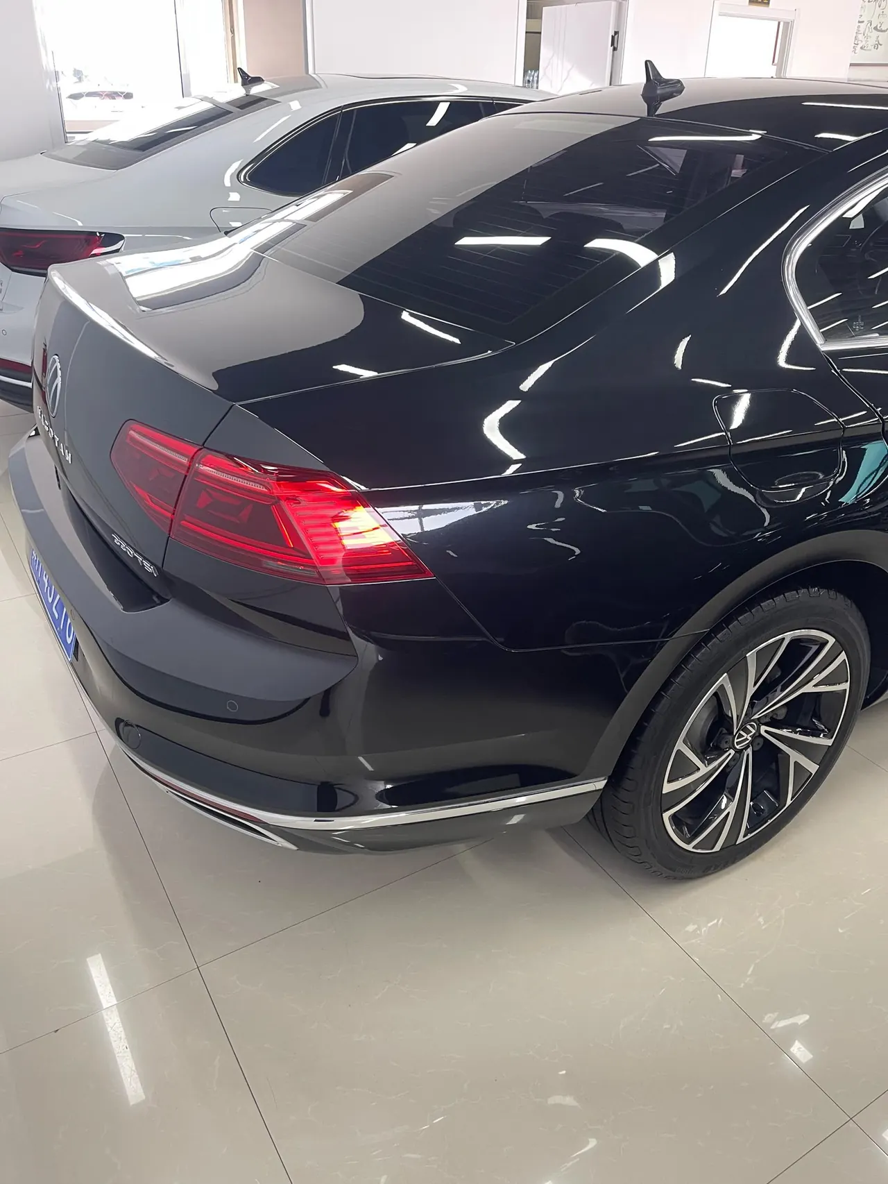 Volkswagen 2020 Magotan 2.0TSI 330TSI luxury automatic transmission 5