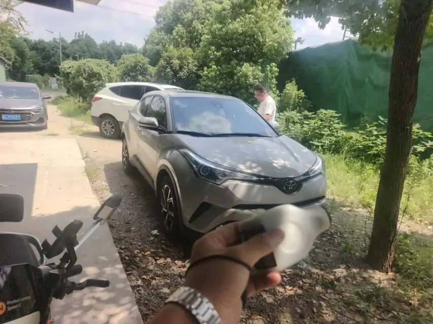 Toyota 2020 C- HR 2.0 stepless leading version of automatic gear 3