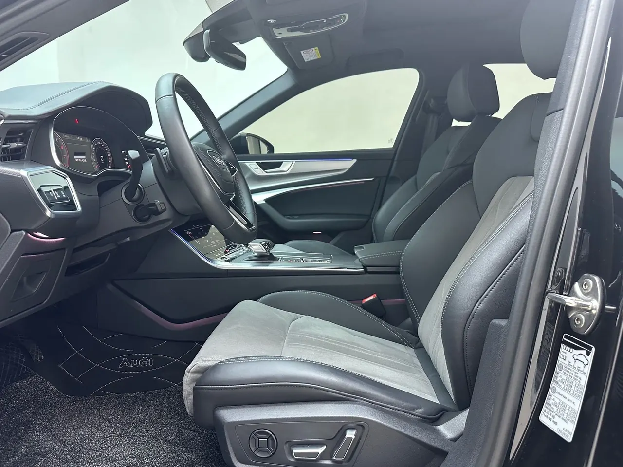 Audi 2024 A6L 2.0TFSI 40TFSI Deluxe Dynamic Automatic 3