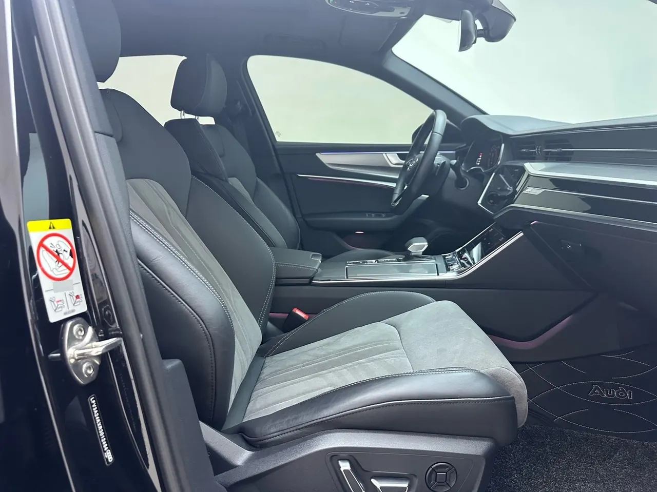 Audi 2024 A6L 2.0TFSI 40TFSI Deluxe Dynamic Automatic 5