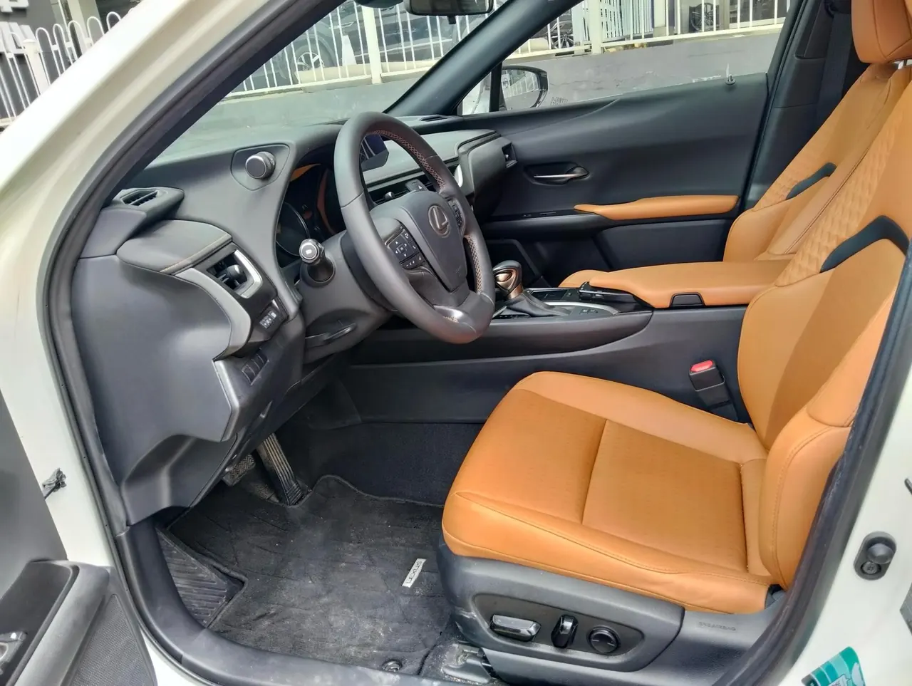 Lexus UX (Imported) 2020 UX260h 2.0 Stepless Exploration and Enjoy Edition Automatic Gear 3