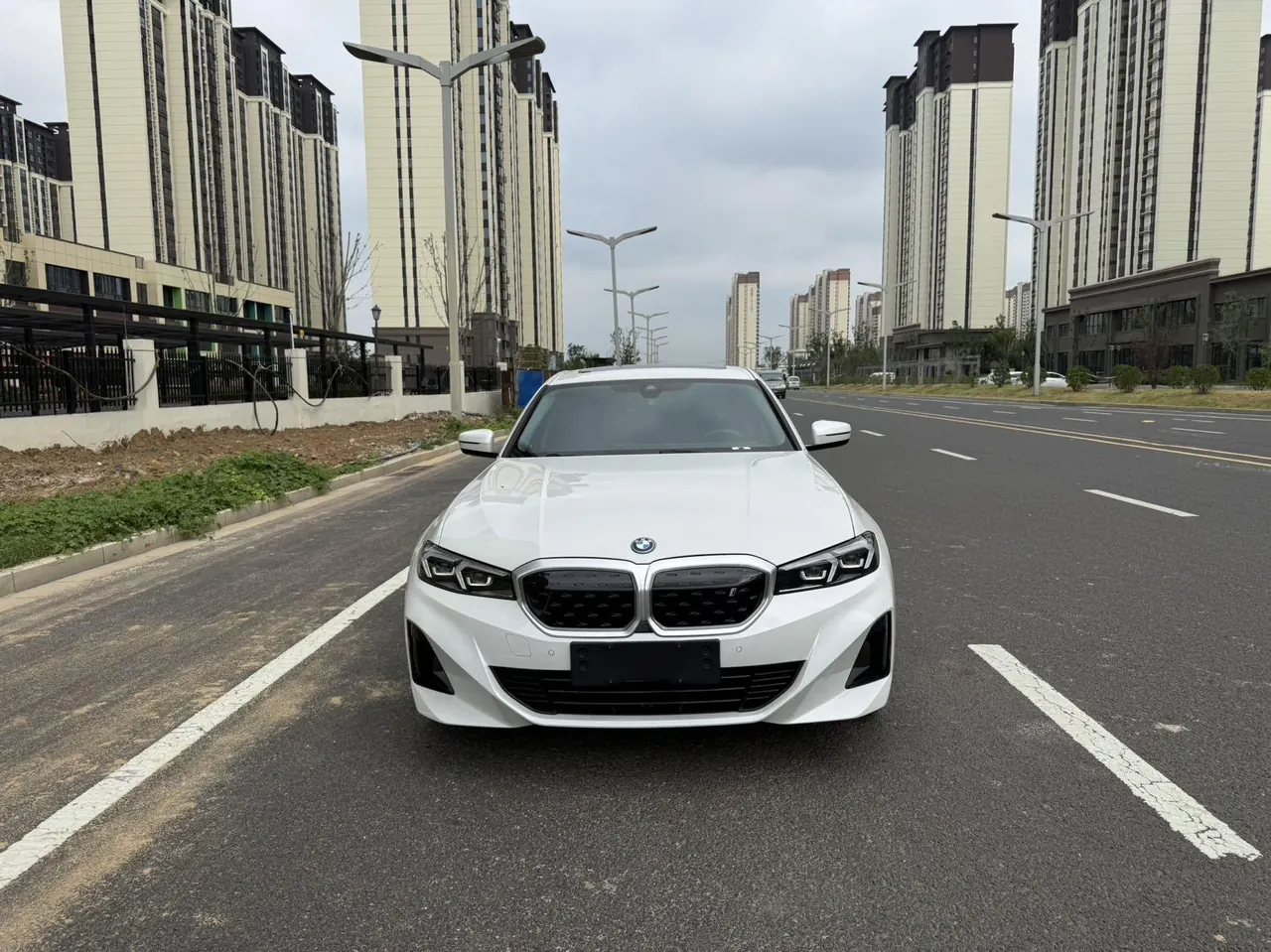 BMW 2024 i3 eDrive 35 L automatic gear 2