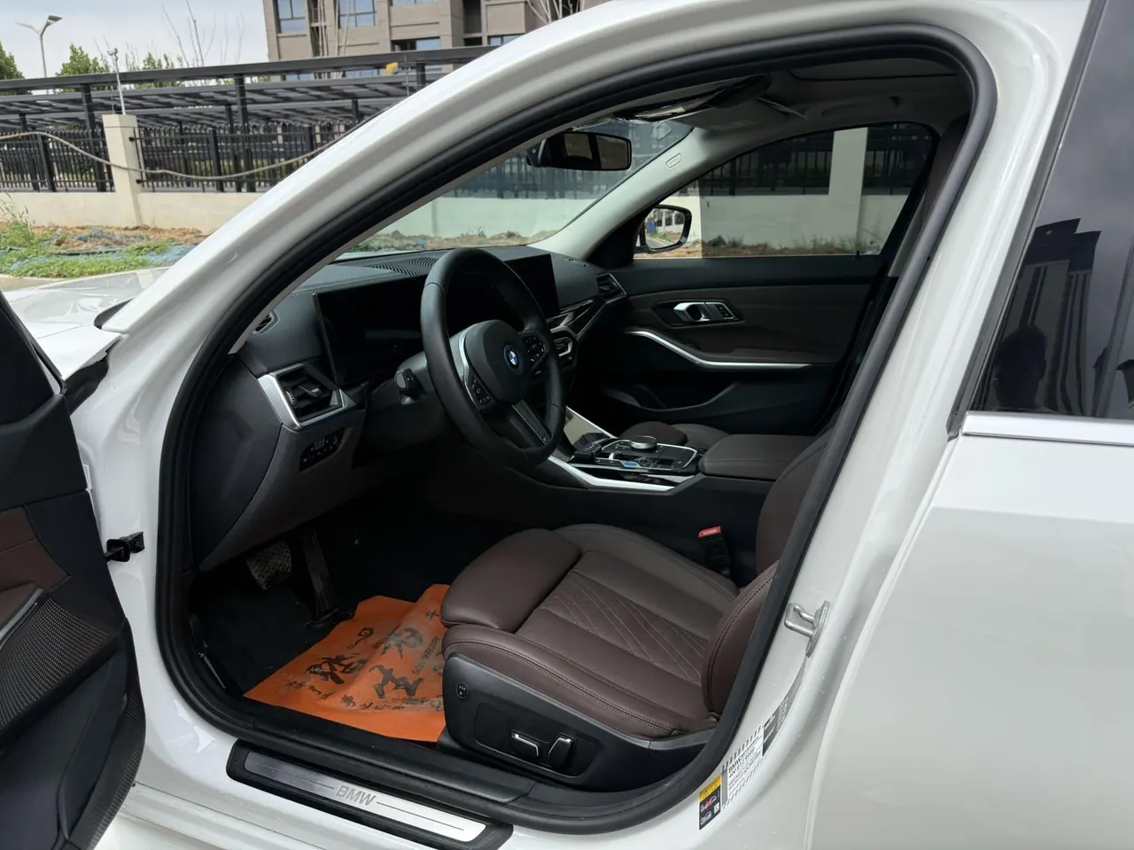 BMW 2024 i3 eDrive 35 L automatic gear 4