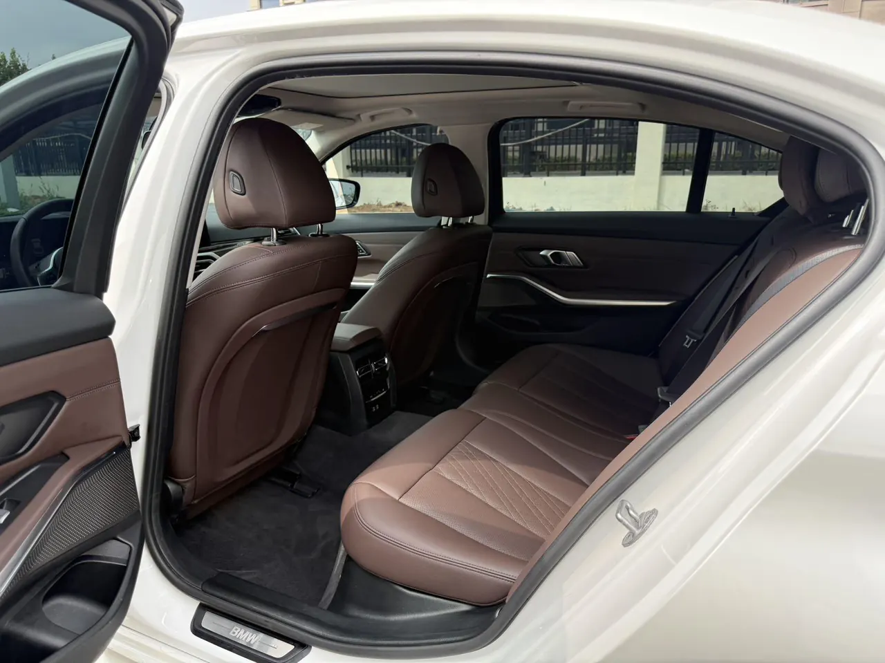 BMW 2024 i3 eDrive 35 L automatic gear 6