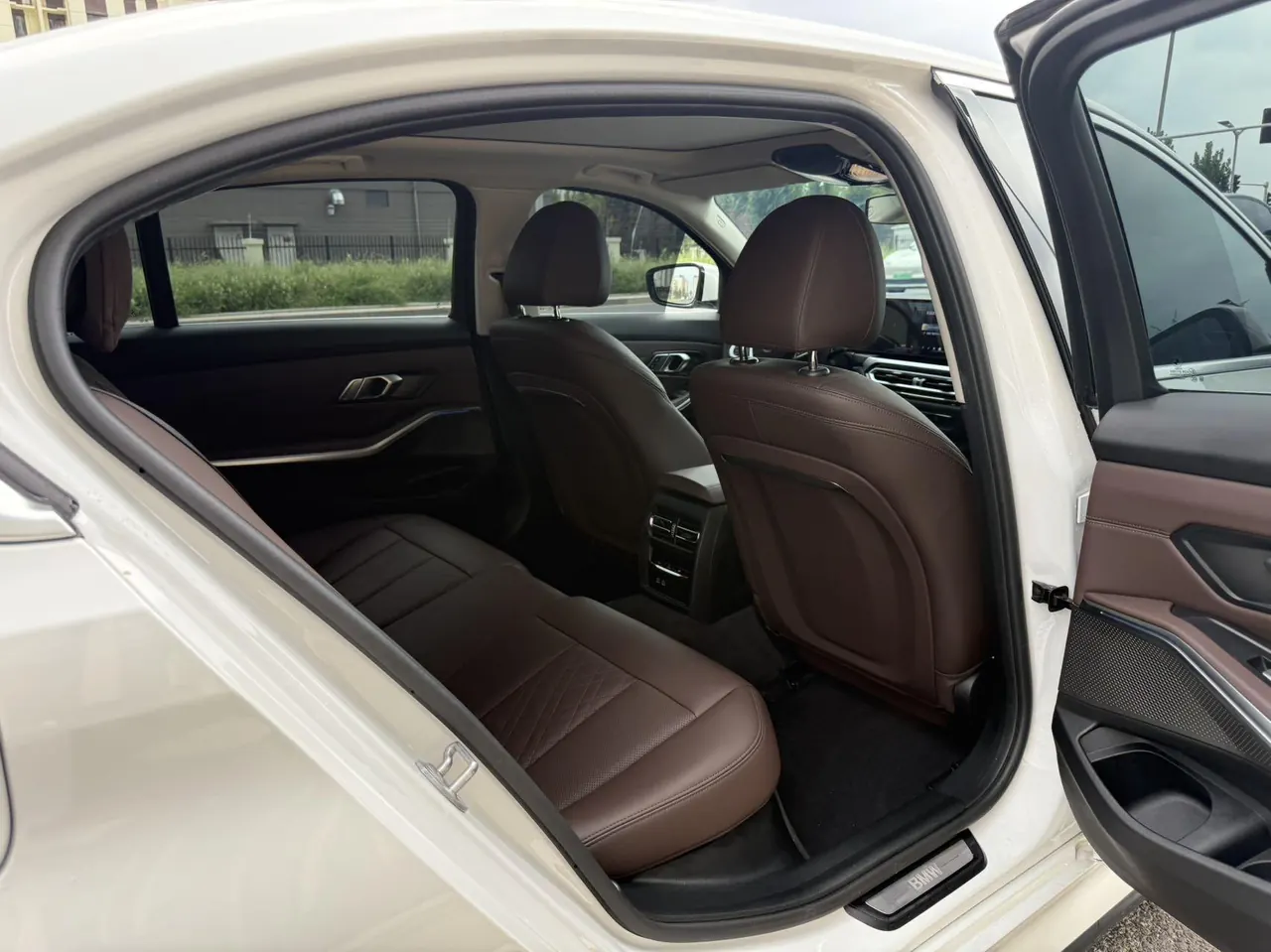 BMW 2024 i3 eDrive 35 L automatic gear 8
