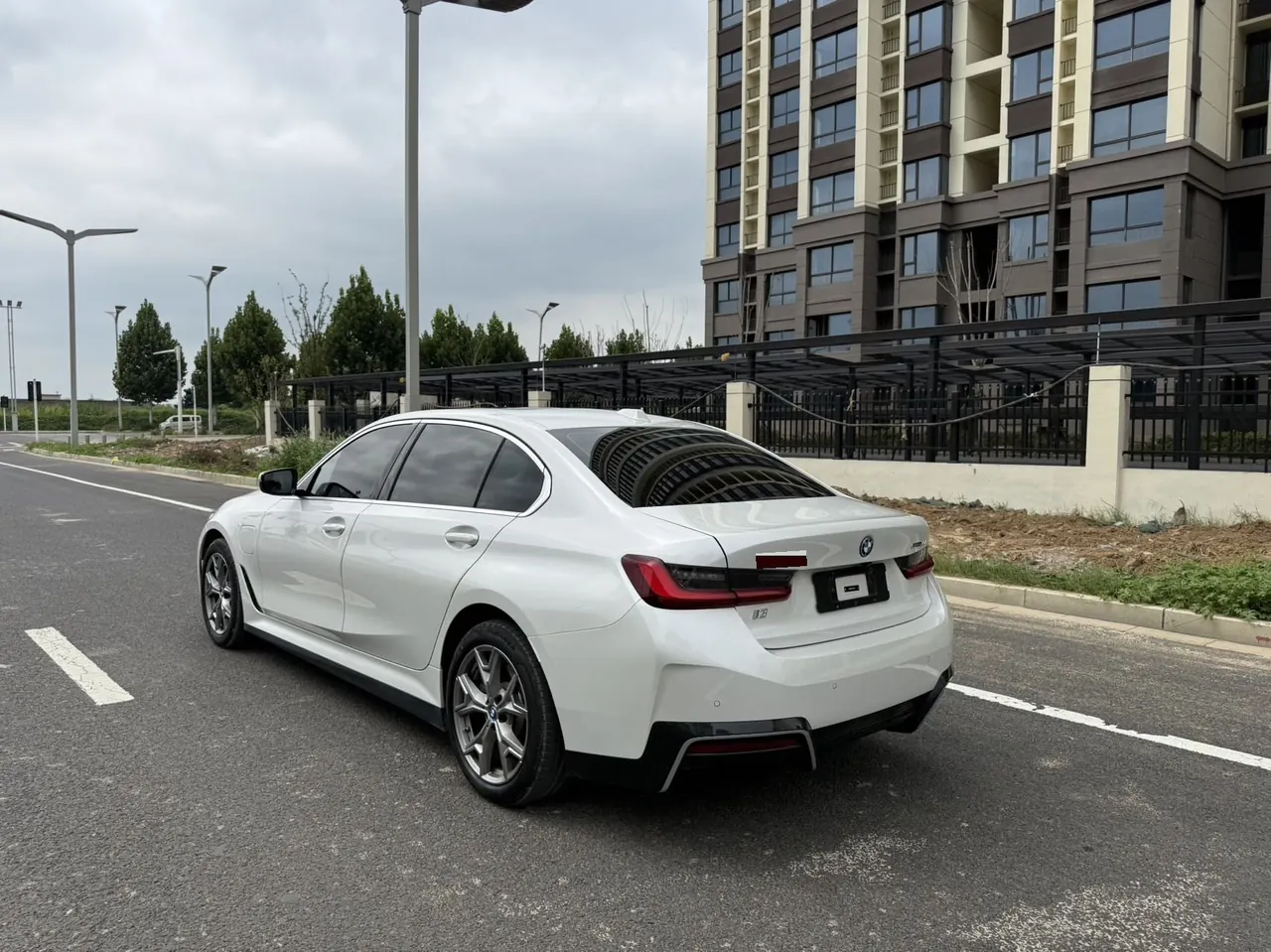 BMW 2024 i3 eDrive 35 L automatic gear 9