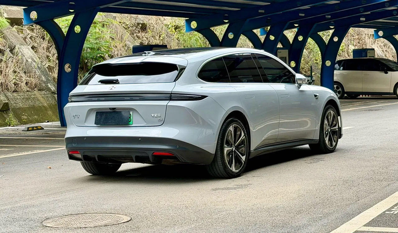 NIO 2024 ET5T 75kWh Touring automatic 4