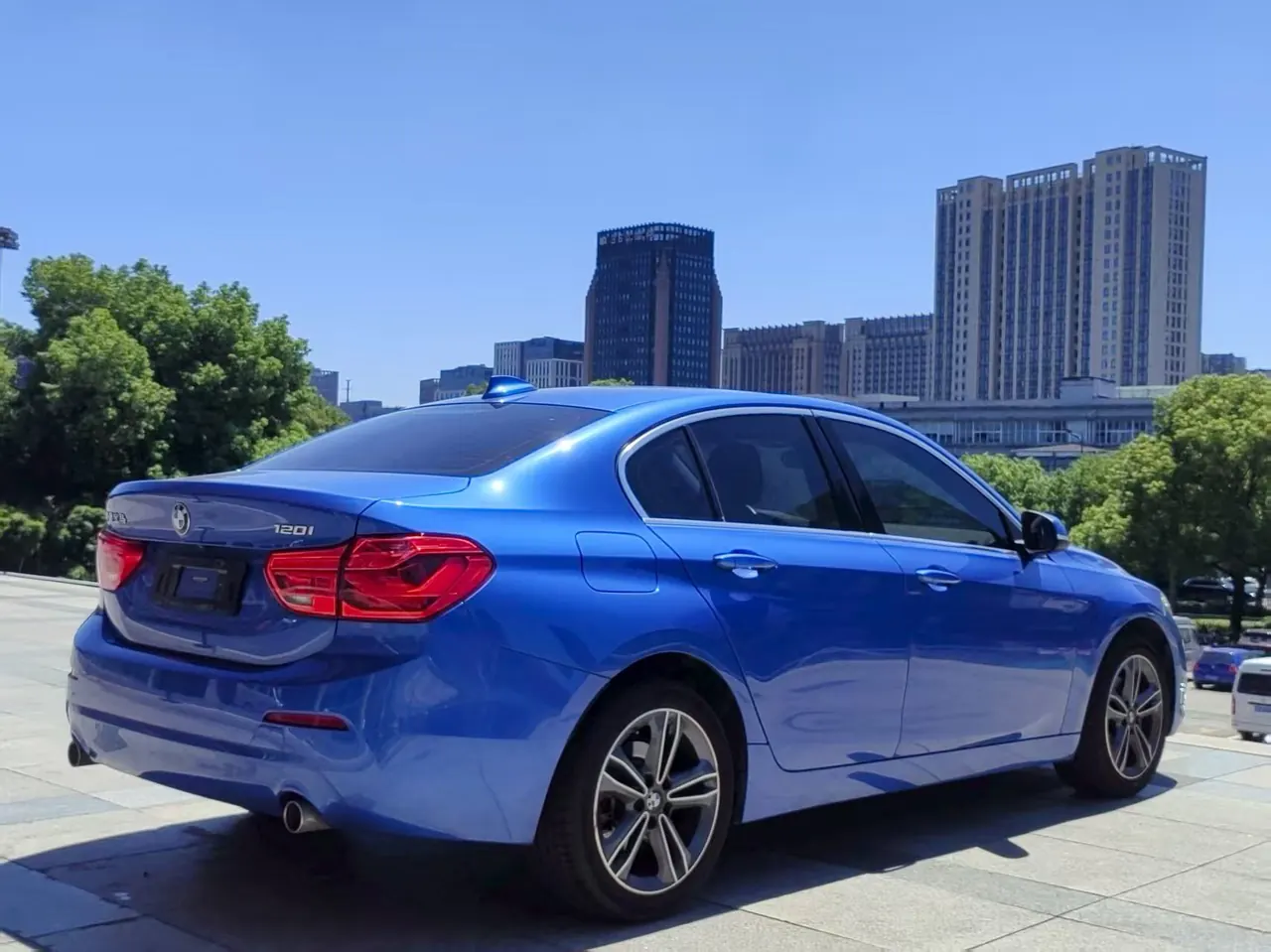 BMW 1 Series 2020 120i 1.5T Fashion Automatic 4