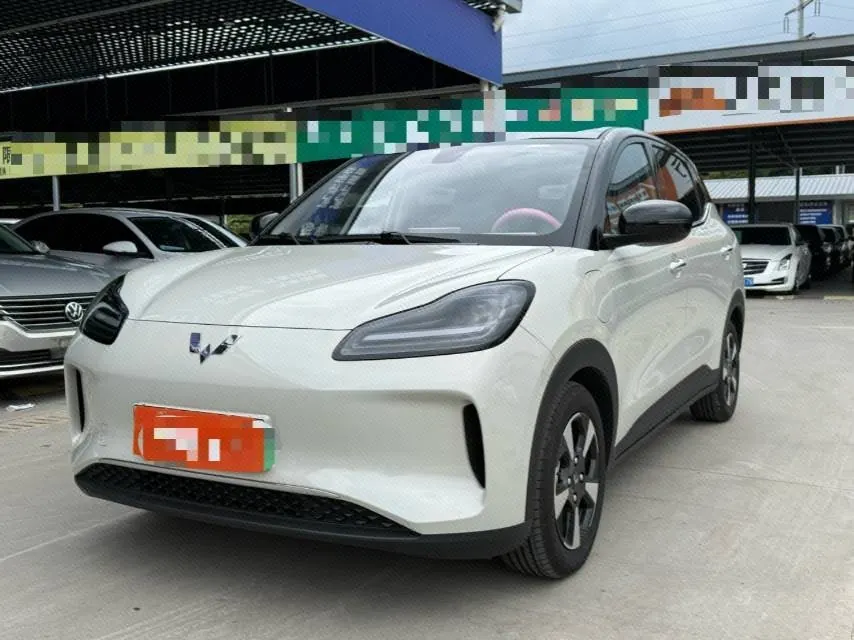 Open image lightbox: WuLing 2024 Plantronics PLUS 330km Five-seat Edition Automatic Gear