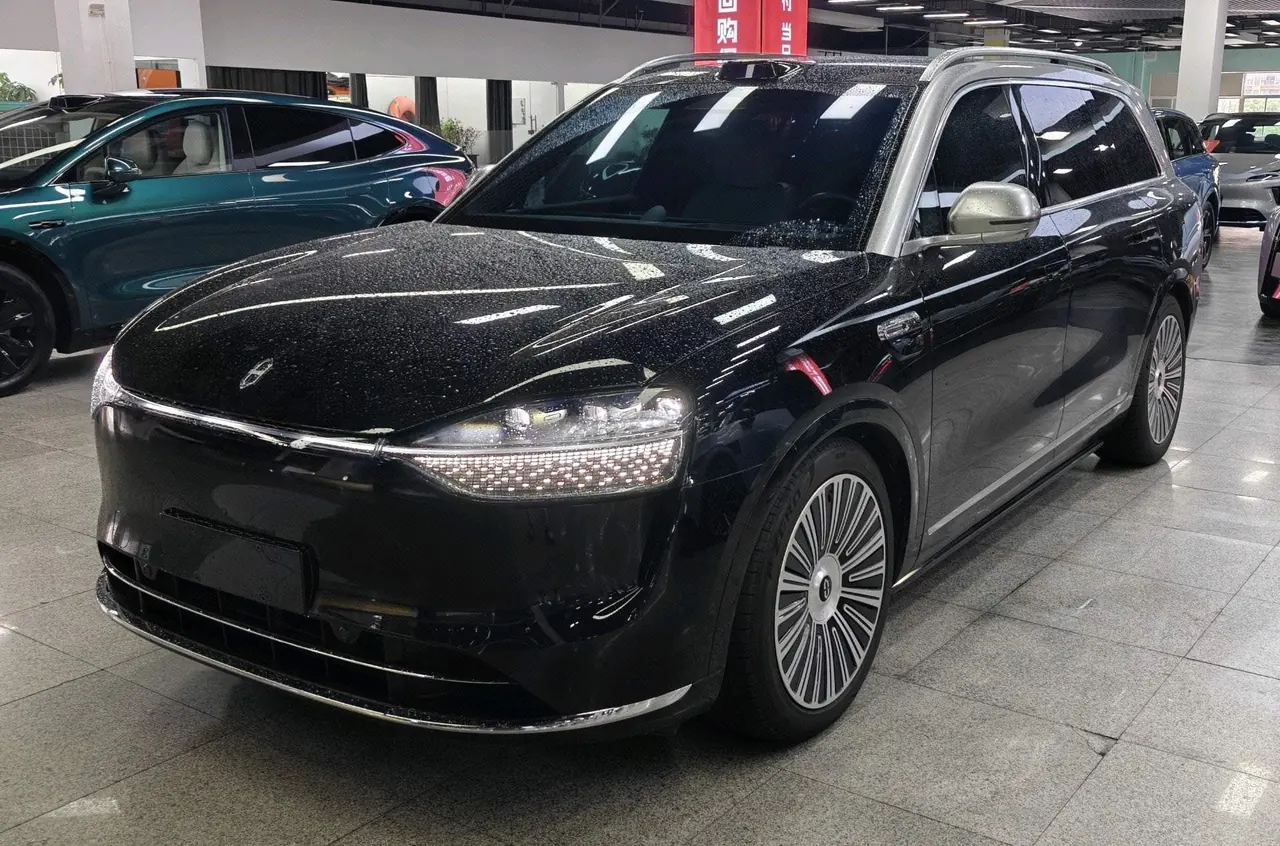 Open image lightbox: AITO 2025 AITO M9 extended range Max version 52kWh6 seat version automatic gear