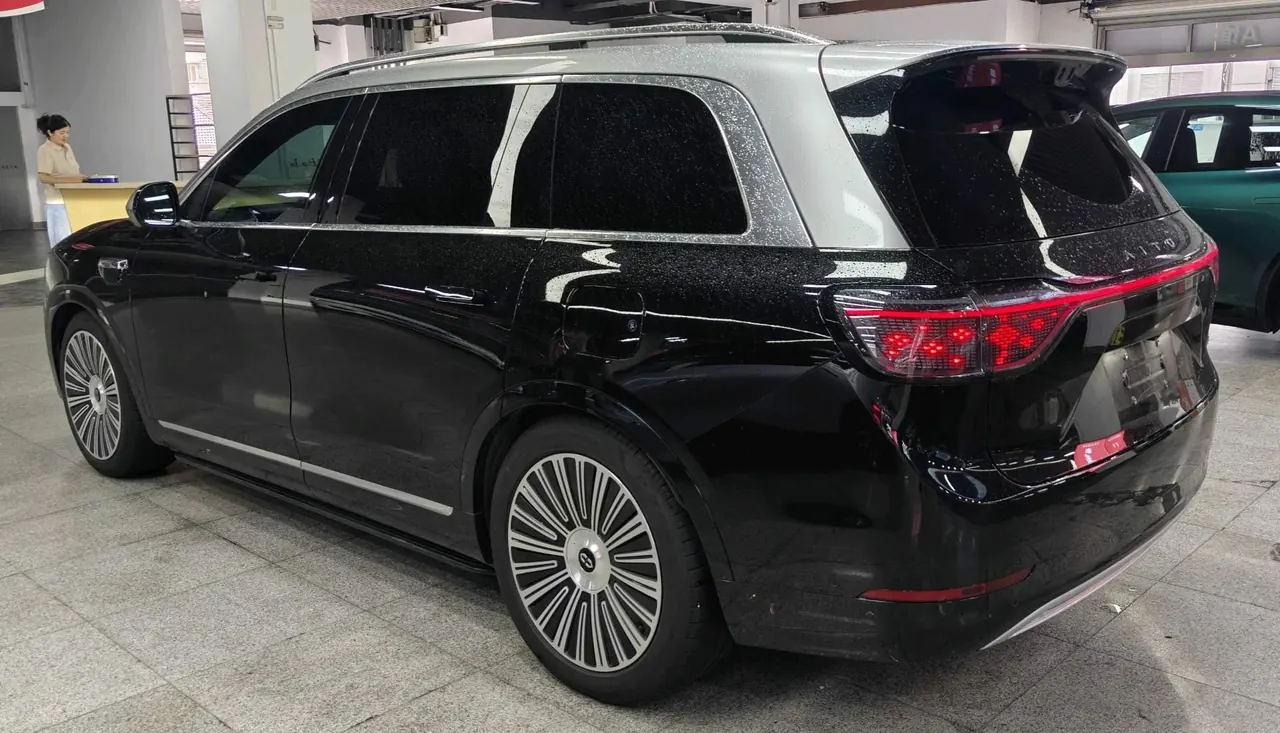 AITO 2025 AITO M9 extended range Max version 52kWh6 seat version automatic gear 2