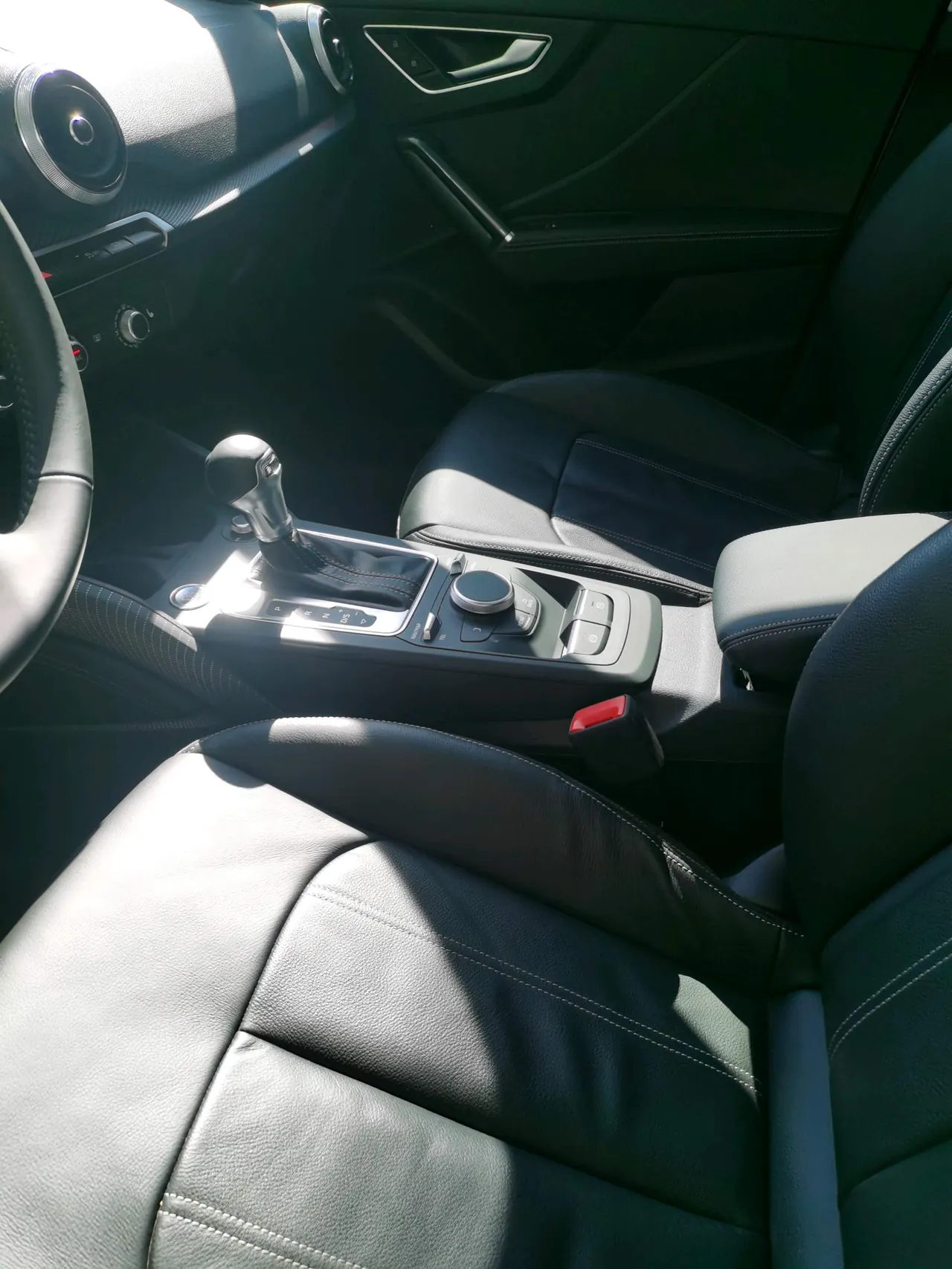 Audi 2020 Q2L 1.4TFSI 35TFSI Fashion Elegant Automatic 8