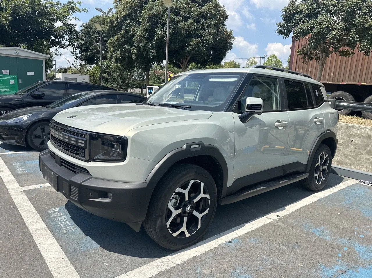Jetour 2025 ShanHai T1 C- DM 1.5T 150km Haihai Automatic Gear - View 1