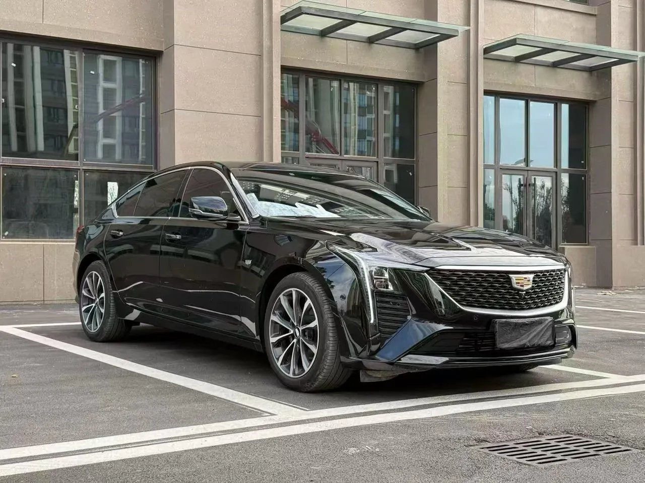 Cadillac 2025 CT5 2.0T 28T City Sports Edition Automatic Gear 3