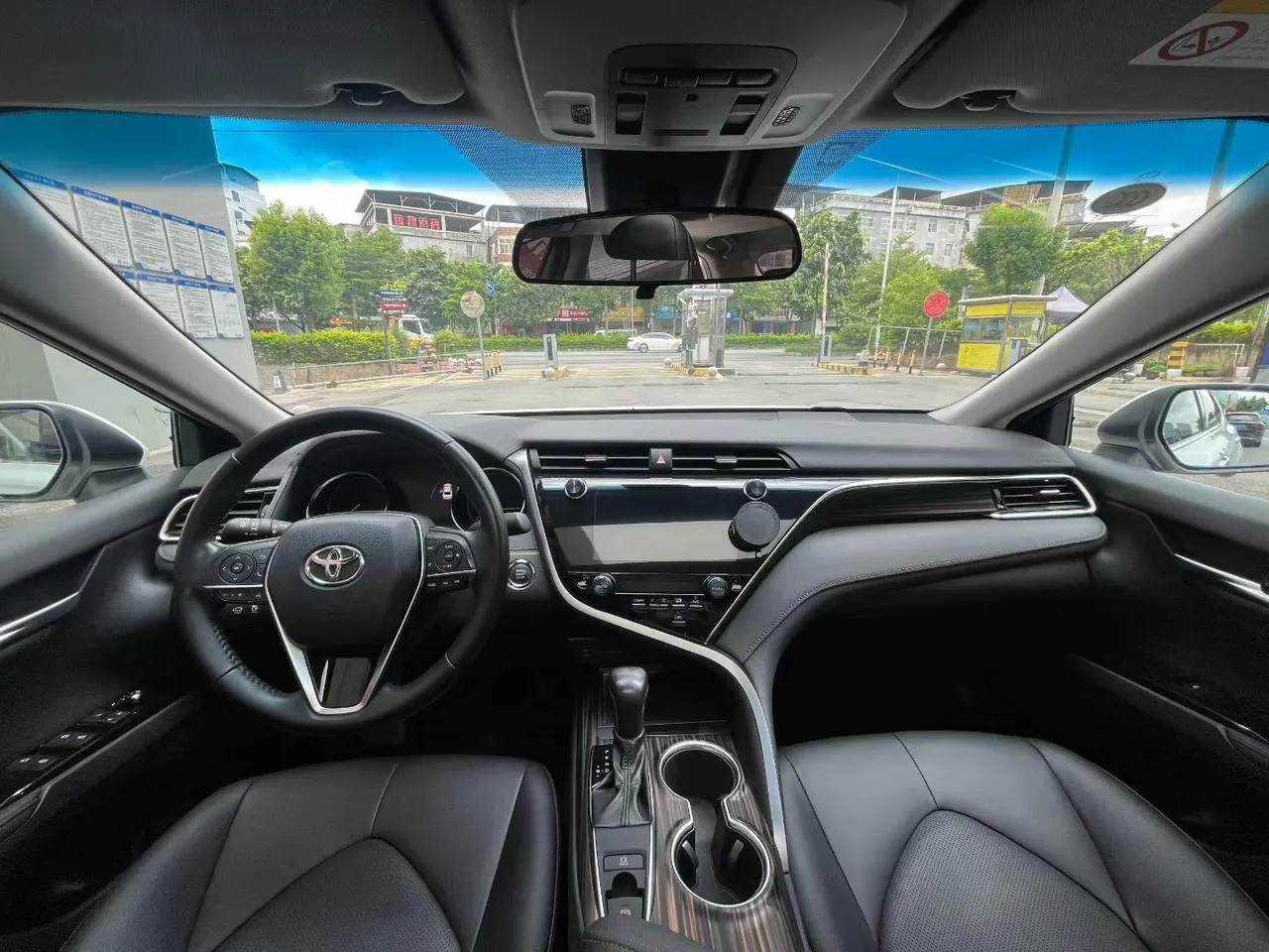 Toyota 2021 Camry 2.0G Stepless Deluxe Edition Automatic Gear 8