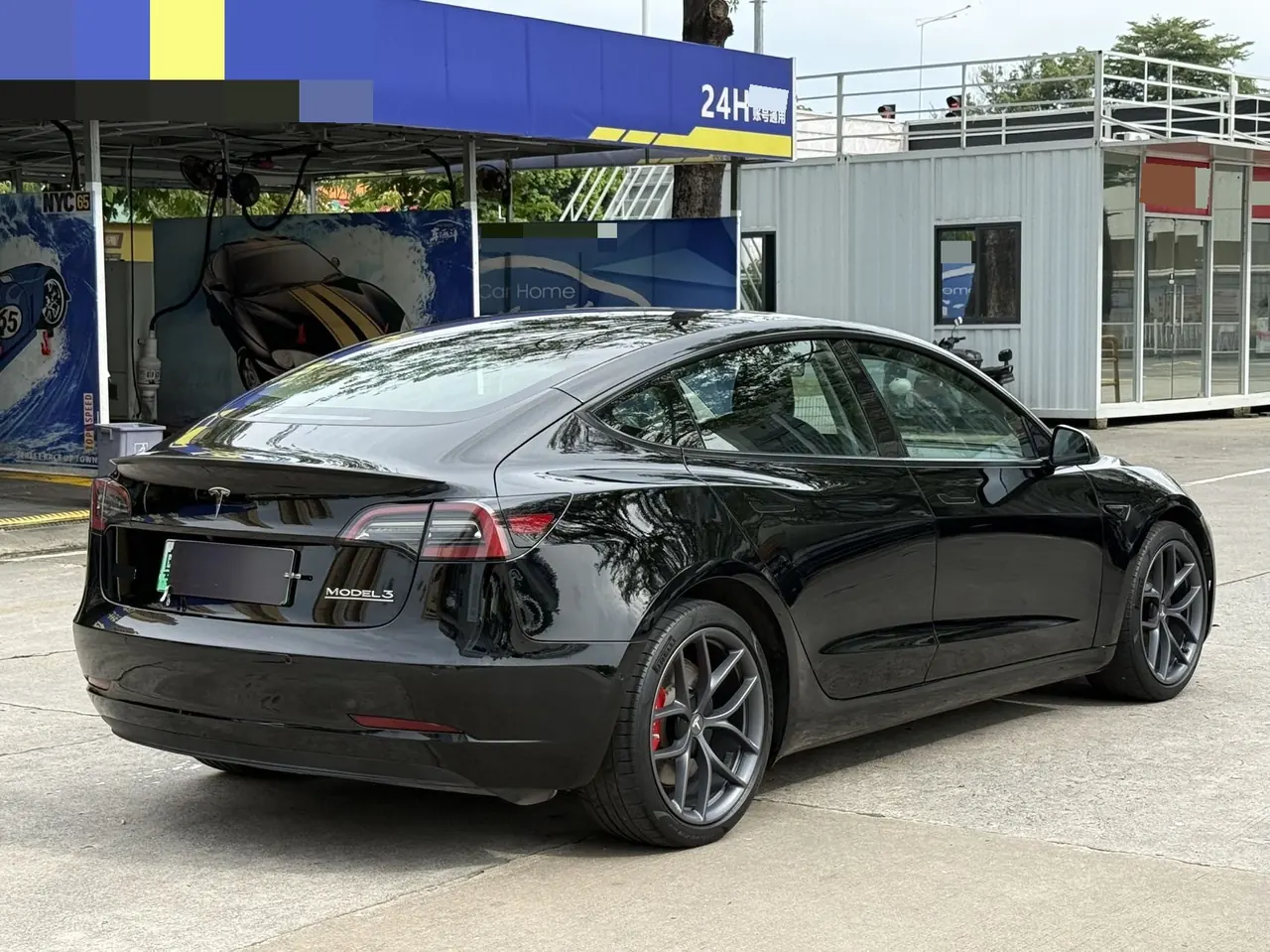 Tesla 2021 Model 3 Performance high-performance all-wheel drive automatic transmission 9