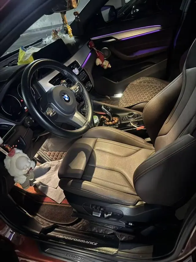 BMW 2021 X2 sDrive25i 2.0T Obsidian Night Edition Automatic Gear 4