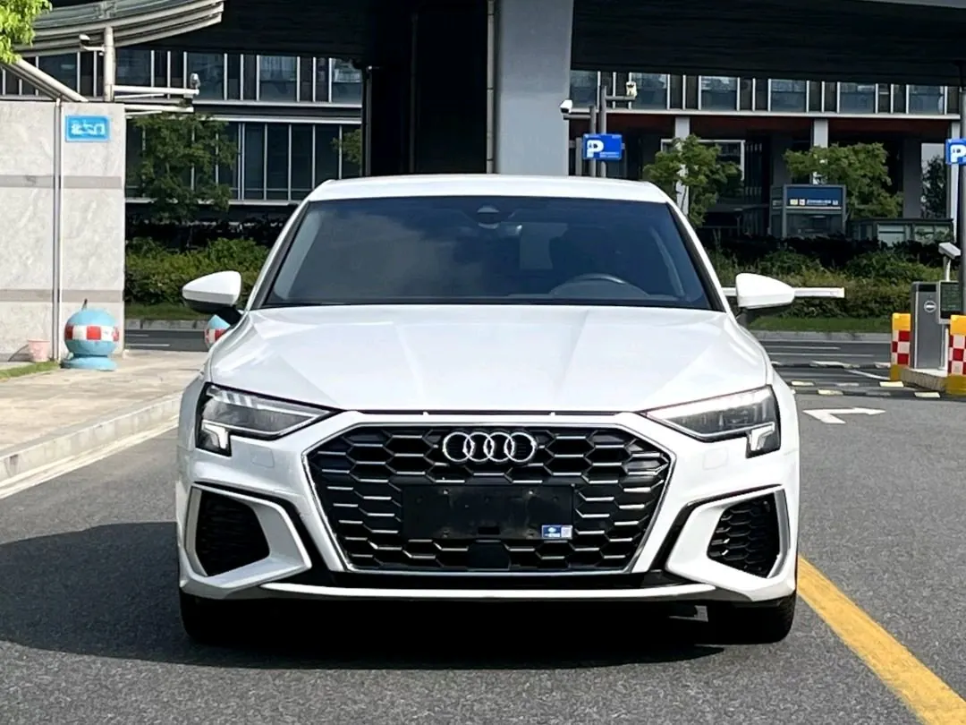 Audi 2021 A3L Limousine 1.4TFSI 35TFSI Aggressive Sports Automatic 5