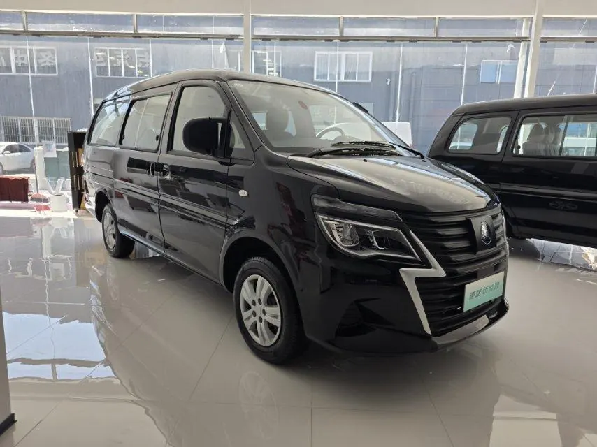 Forthing Lingzhi M5 New Energy 2025 Lingzhi EV 420km City Transport Edition 7-seat Automatic Gear 3