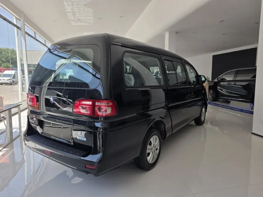 Forthing Lingzhi M5 New Energy 2025 Lingzhi EV 420km City Transport Edition 7-seat Automatic Gear 6