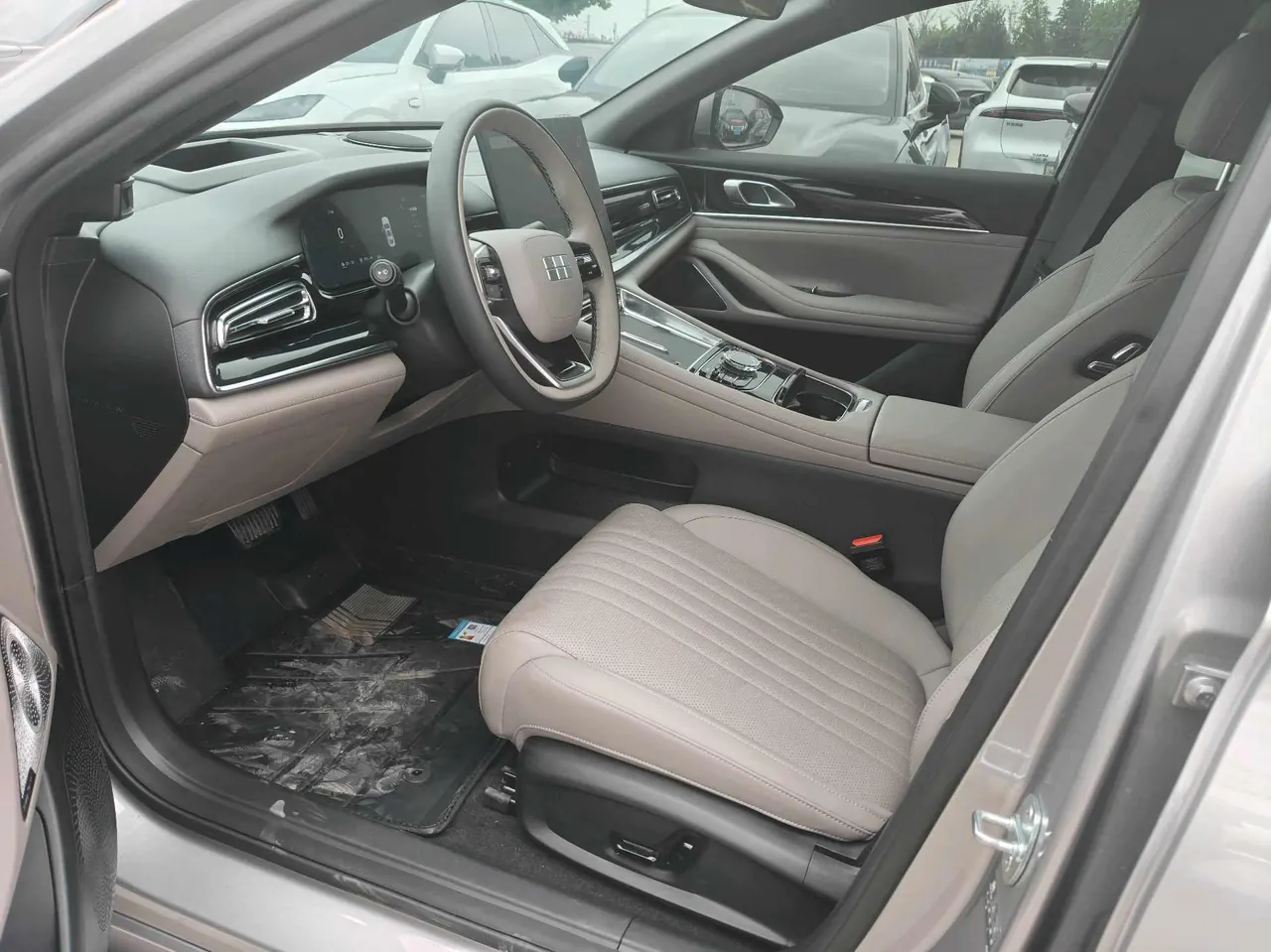 Geely Galaxy 2026 star shine 7 EM-i 1.5 220km four-wheel drive star shine version automatic gear 5