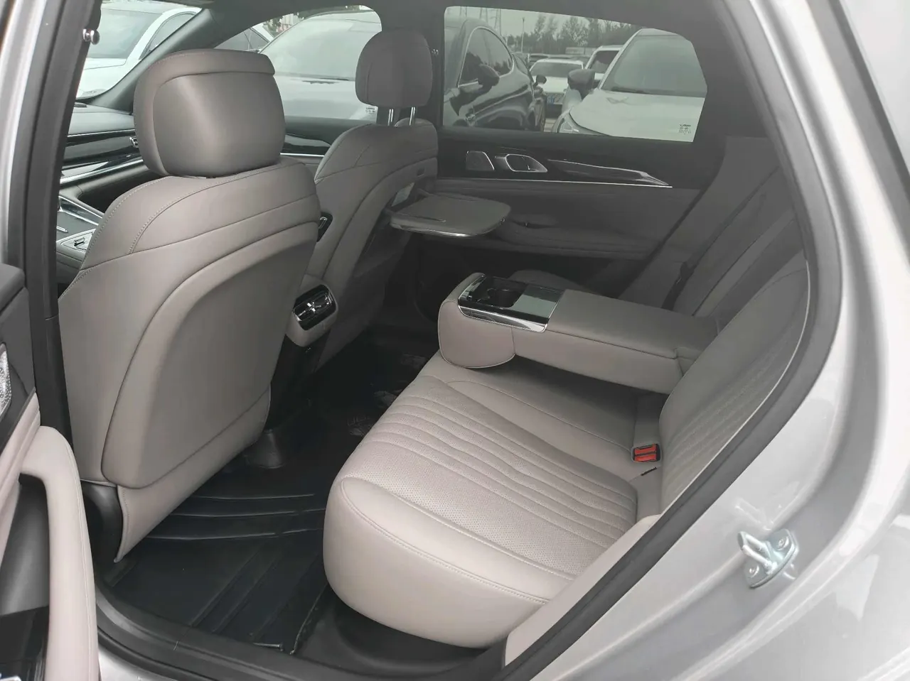 Geely Galaxy 2026 star shine 7 EM-i 1.5 220km four-wheel drive star shine version automatic gear 6