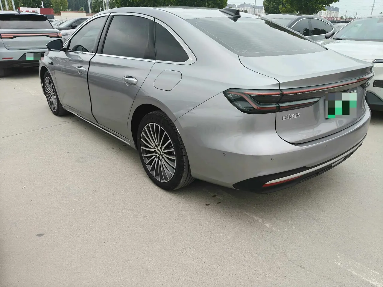 Geely Galaxy 2026 star shine 7 EM-i 1.5 220km four-wheel drive star shine version automatic gear 8