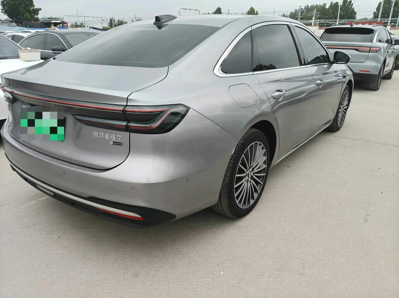 Geely Galaxy 2026 star shine 7 EM-i 1.5 220km four-wheel drive star shine version automatic gear 9