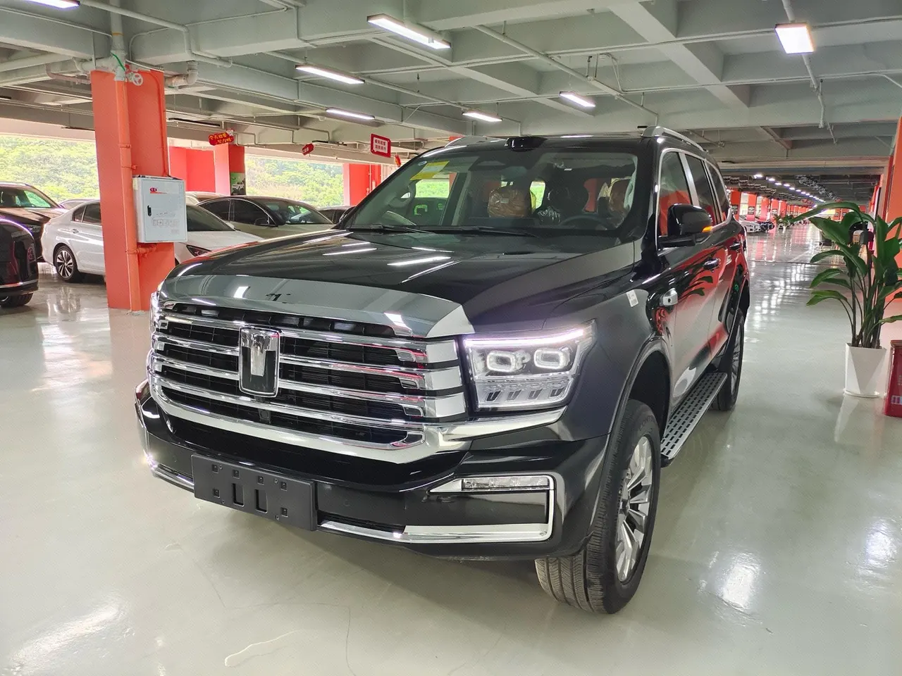 打开图片灯箱:Tank 500 New Energy 2026 Model Tank 500 Hi4-T 2.0T Smart Enjoyment Version Automatic Transmission