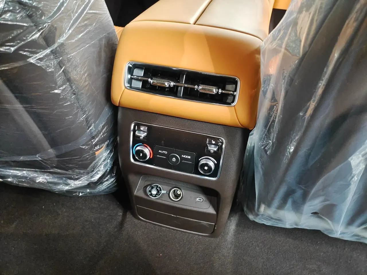 Tank 500 New Energy 2026 Model Tank 500 Hi4-T 2.0T Smart Enjoyment Version Automatic Transmission 6