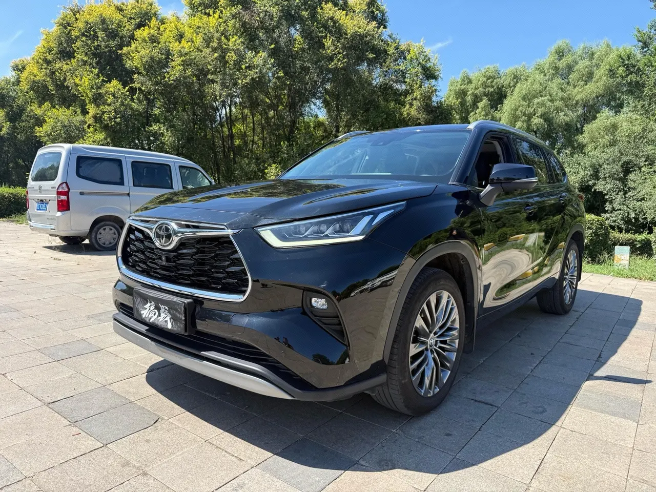 打开图片灯箱:Toyota 2026 Highlander 2.0T 380T 4-wheel drive premium version 7-seat automatic gear