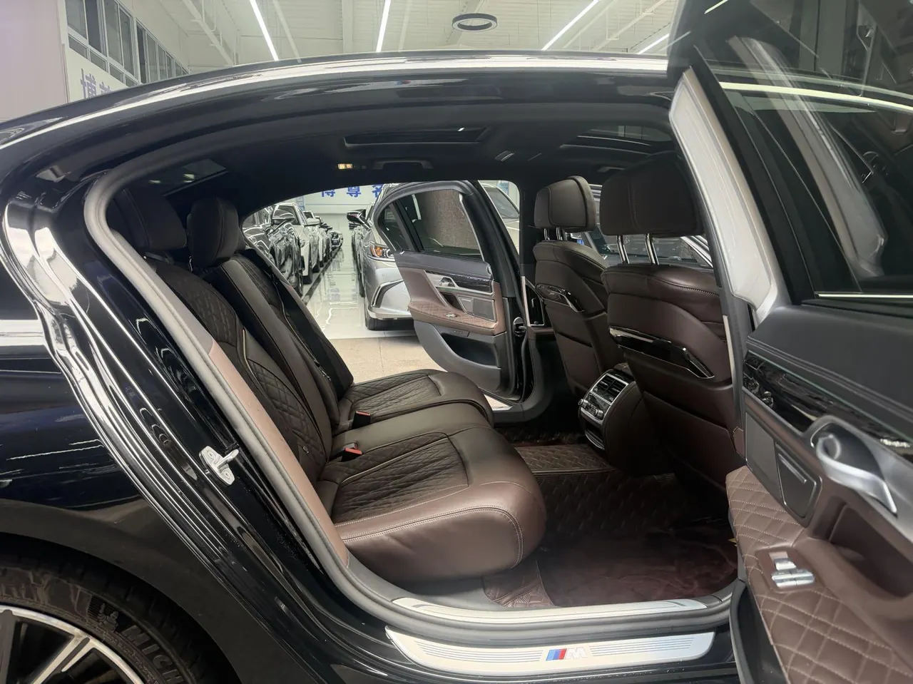 BMW 7 Series (Imported) 2021 740Li 3.0T Leading M Sports Suit Automatic Gear 17