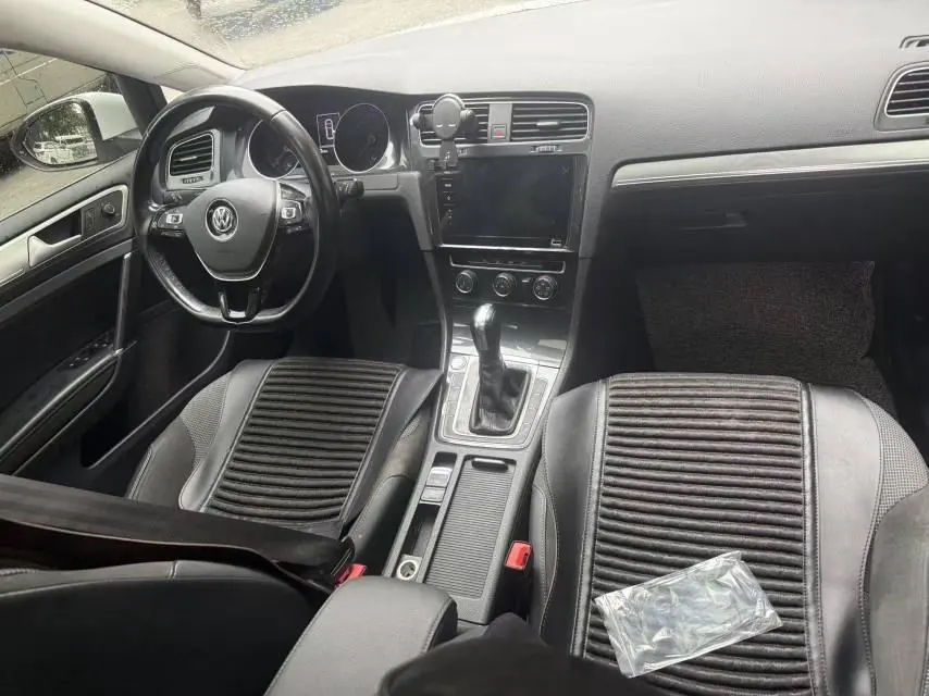 Volkswagen 2020 Golf 7 1.4TSI 280TSI Beloved Edition Comfortable Automatic 3
