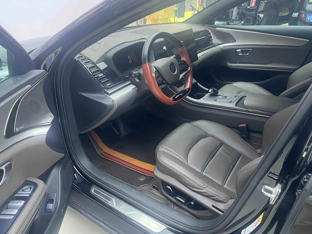 BYD 2020 Han DM 2.0T four-wheel drive performance version luxury automatic gear 4