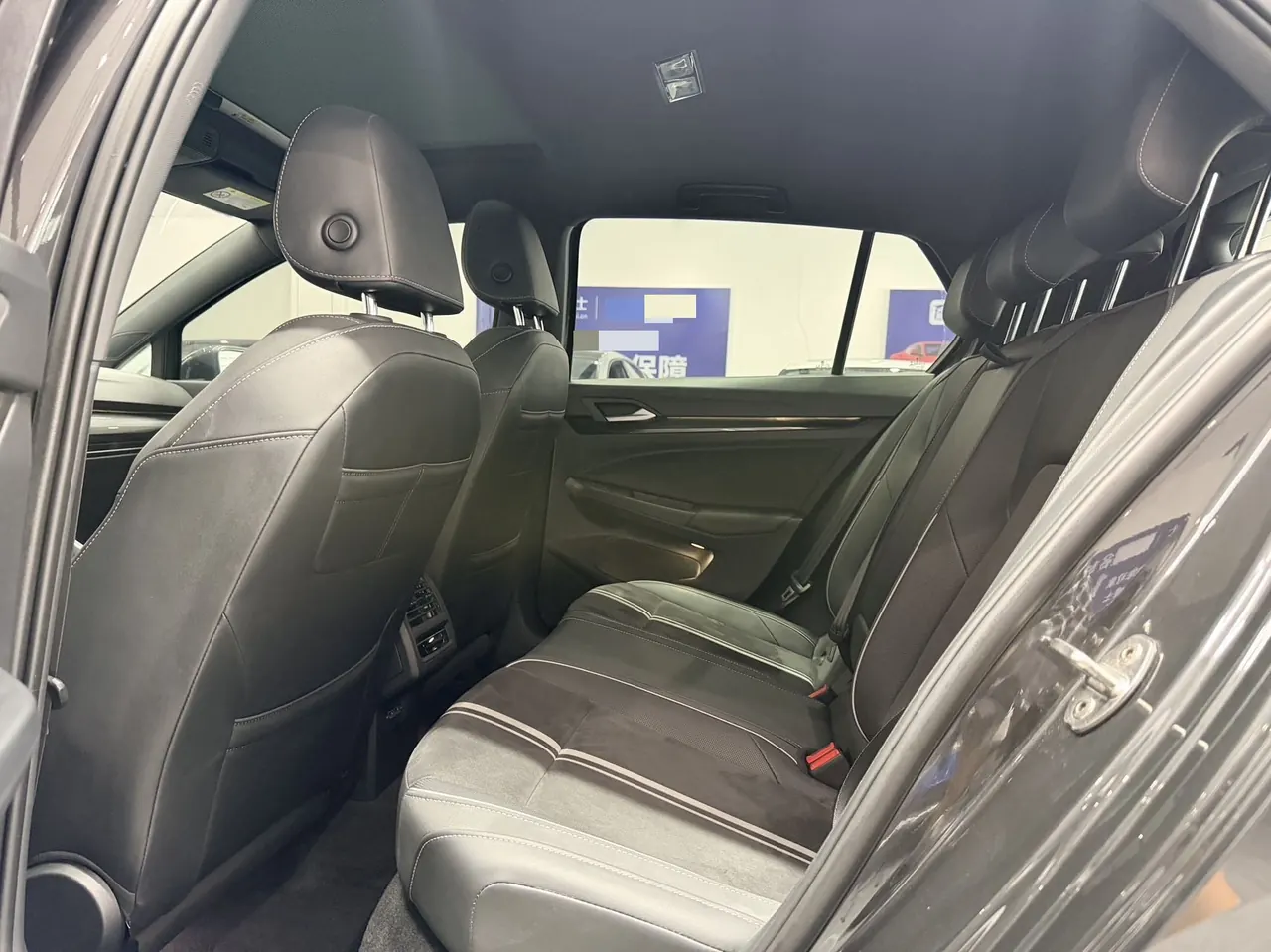 Volkswagen 2023 Golf 8 R-Line 1.4TSI 280TSI Lite Automatic 8