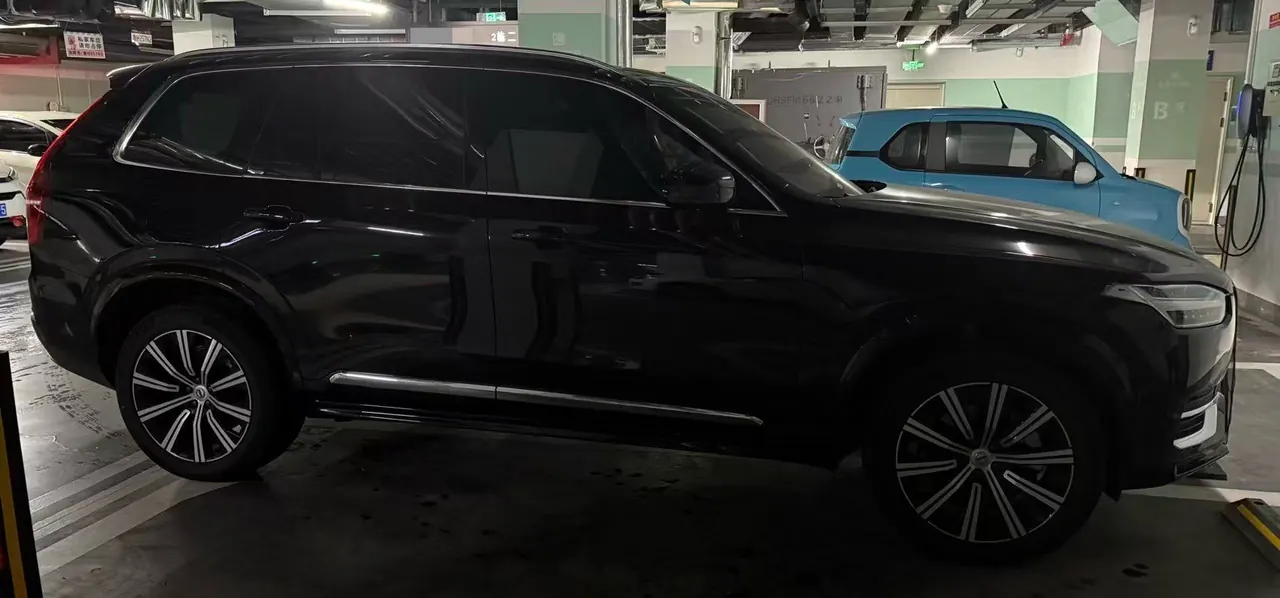 Volvo XC90 (Imported) 2024 XC90 48V 2.0T B6 Zhiyi Deluxe Edition 7-seat Automatic Gear 3