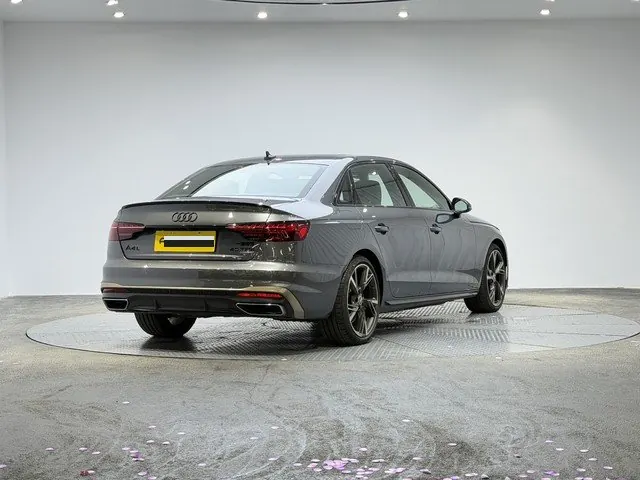 Audi 2024 A4L 2.0TFSI 40TFSI Quattro RS Kit Burning Speed Automatic 2